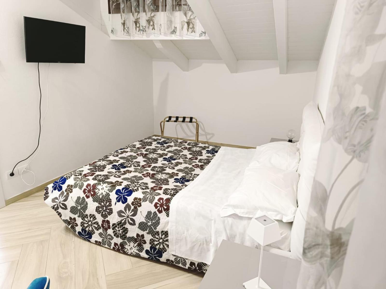 Residenza Martignoni Ex Antica Oasi Francescana Varese Exterior foto